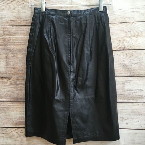 VINTAGE OUTERWEAR BY PHOENIX BLACK LEATHER SKIRT - Picture 1 of 8